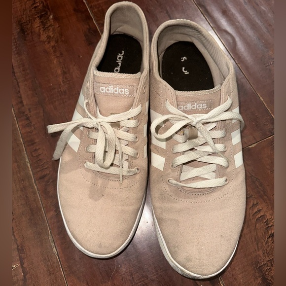 Condition: Used (normal wear)
Men’s shoes - Picture 1 of 4